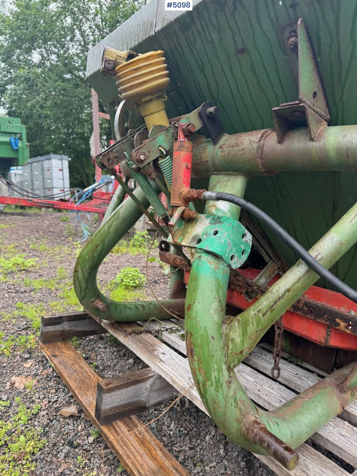 Amazone ZA-F 803 Repair object - Műtrágyaszóró: 4 kép. Amazone ZA-F 803 Repair object - Műtrágyaszóró: 4 kép.