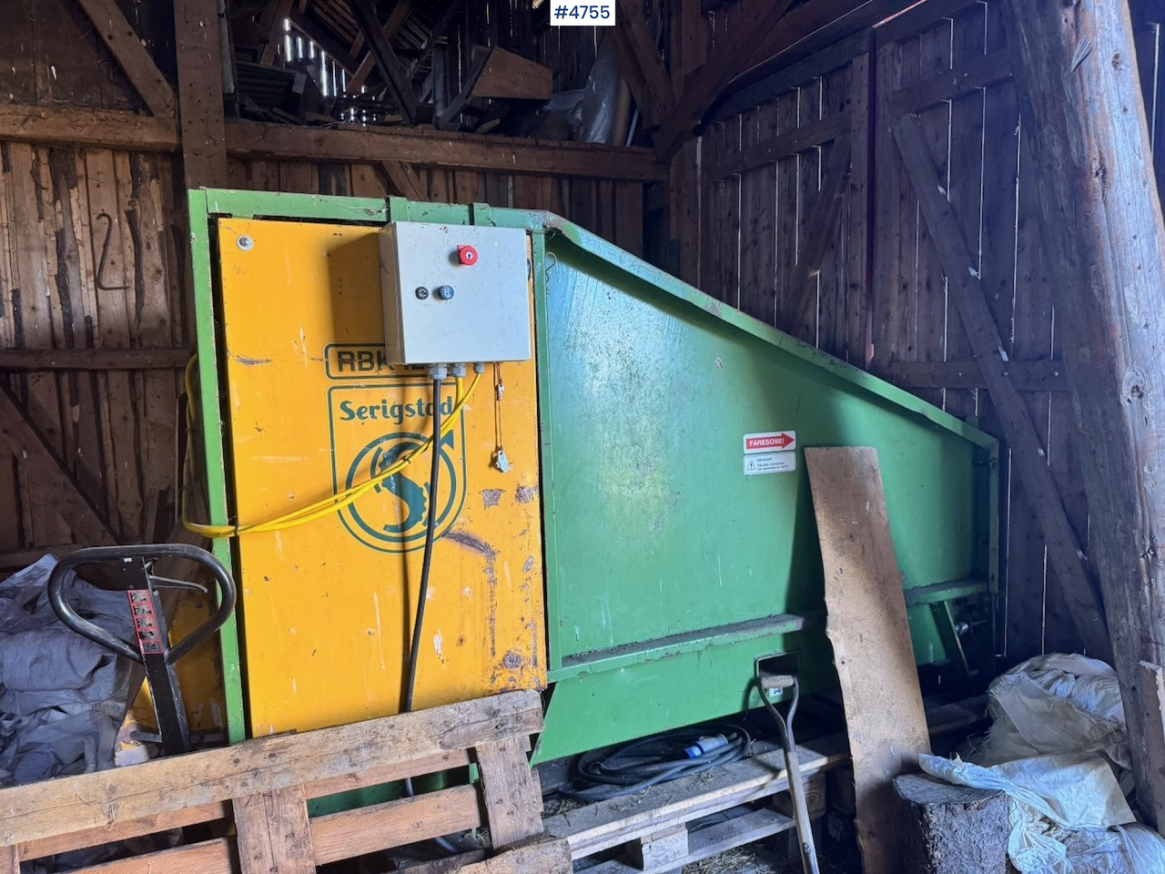 Approx. 2000 Serigstad Round Bale Cutters - Szálastakarmány betakarítás gépei: 2 kép. Approx. 2000 Serigstad Round Bale Cutters - Szálastakarmány betakarítás gépei: 2 kép.