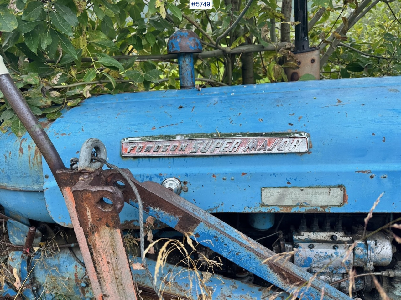 Ca. 1961 Fordson Super Major 4×2 Tractor w/ Bucket - Traktor: 5 kép. Ca. 1961 Fordson Super Major 4×2 Tractor w/ Bucket - Traktor: 5 kép.