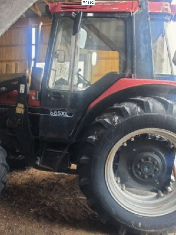 Case International 885XL 4x4 with trima loader - Traktor: 5 kép. Case International 885XL 4x4 with trima loader - Traktor: 5 kép.