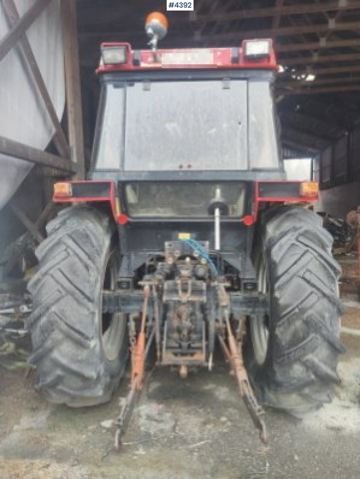 Case International 885XL 4x4 with trima loader - Traktor: 3 kép. Case International 885XL 4x4 with trima loader - Traktor: 3 kép.