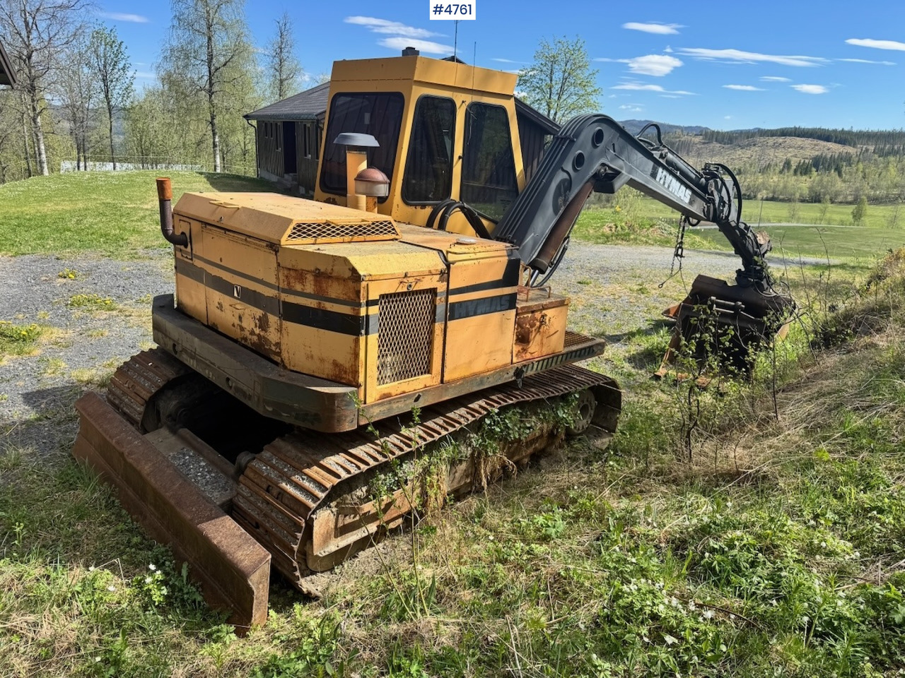 Circa 1990 Hymas 82R Crawler excavator w/ 2 buckets. - Kotrógép: 5 kép. Circa 1990 Hymas 82R Crawler excavator w/ 2 buckets. - Kotrógép: 5 kép.
