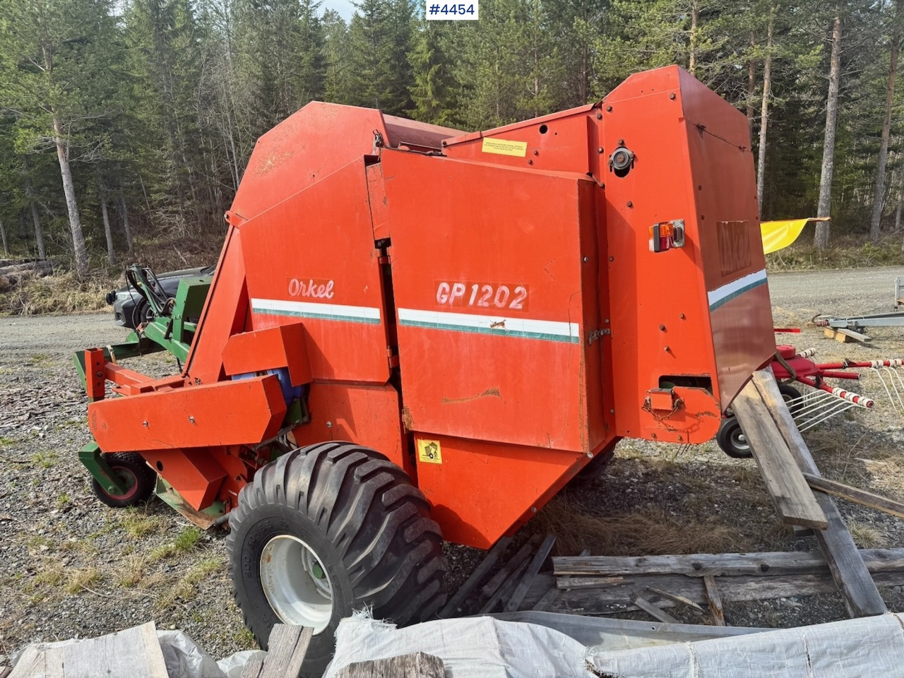 Circa 1994 Orkel GP1202 Round Baler - Szálastakarmány betakarítás gépei: 2 kép. Circa 1994 Orkel GP1202 Round Baler - Szálastakarmány betakarítás gépei: 2 kép.