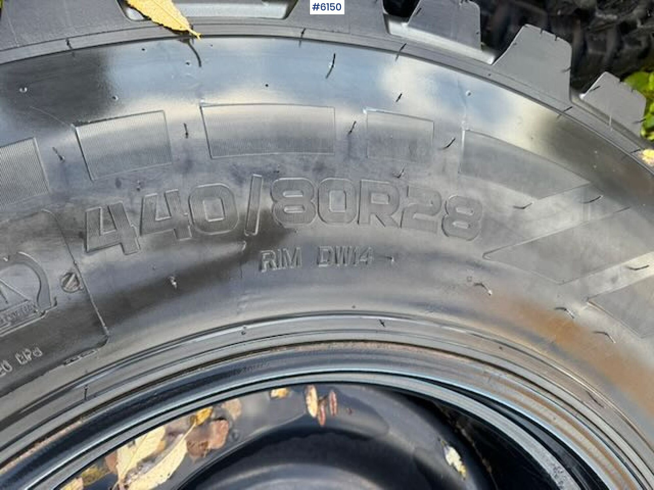 Complete set of Nokian studded tires - Gumiabroncs - Mezőgazdasági gépek: 5 kép. Complete set of Nokian studded tires - Gumiabroncs - Mezőgazdasági gépek: 5 kép.