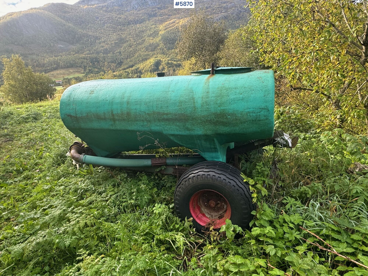 DOFF X Manure spreader - Szippantó tartálykocsi: 2 kép. DOFF X Manure spreader - Szippantó tartálykocsi: 2 kép.