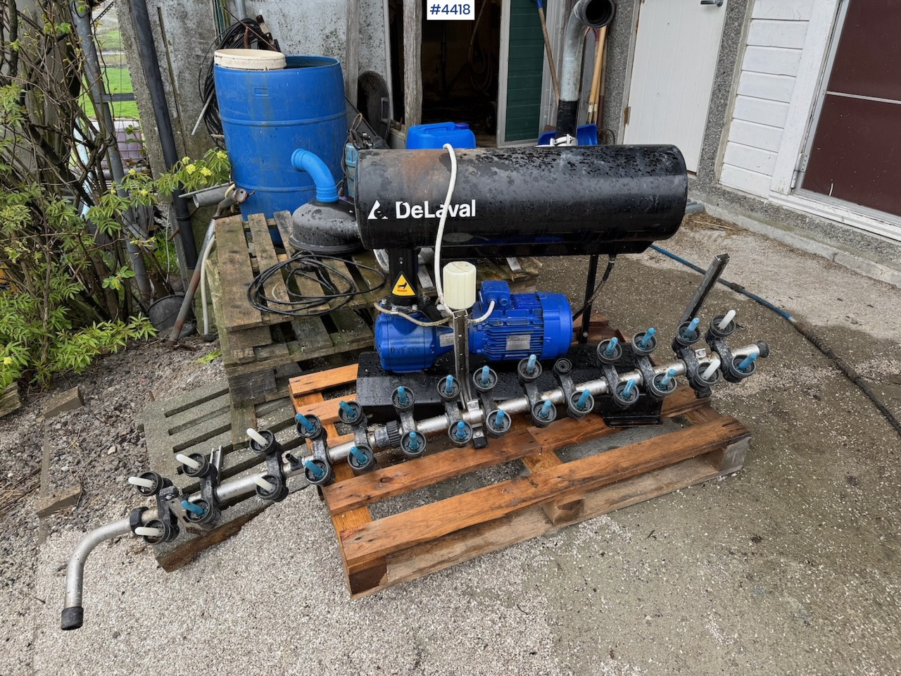 DeLaval DVP 800 Vacuum pump. - Állattartás gépei: 2 kép. DeLaval DVP 800 Vacuum pump. - Állattartás gépei: 2 kép.