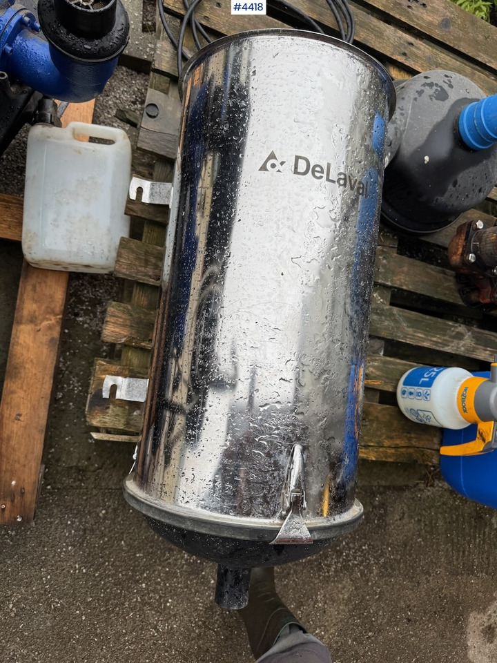DeLaval DVP 800 Vacuum pump. - Állattartás gépei: 5 kép. DeLaval DVP 800 Vacuum pump. - Állattartás gépei: 5 kép.