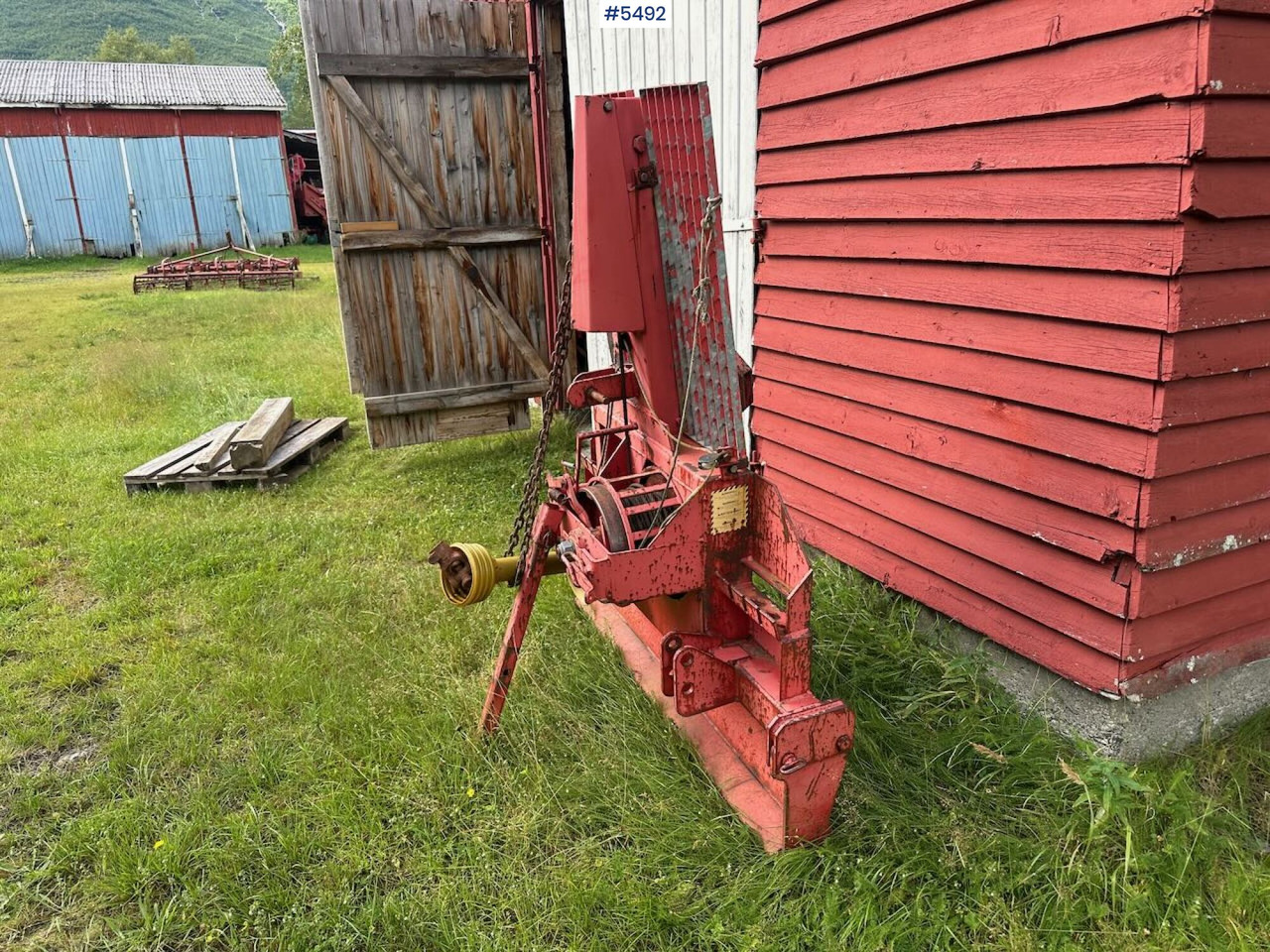 1987 Elkem/formek 3500 forestry winch - Erdészeti gép: 2 kép. 1987 Elkem/formek 3500 forestry winch - Erdészeti gép: 2 kép.