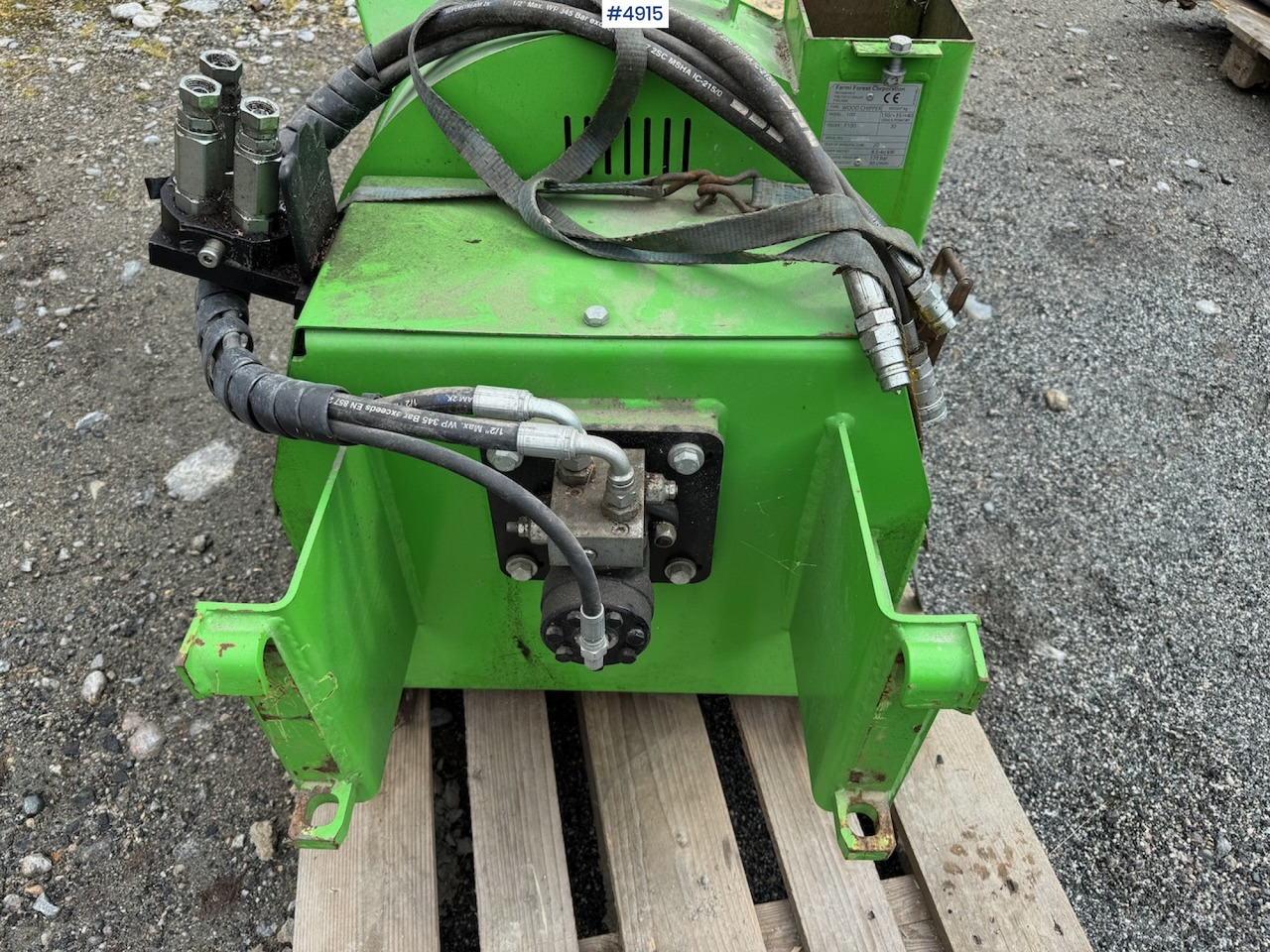 2014 Farmi forest 100 wood chipper - Erdészeti gép: 3 kép. 2014 Farmi forest 100 wood chipper - Erdészeti gép: 3 kép.