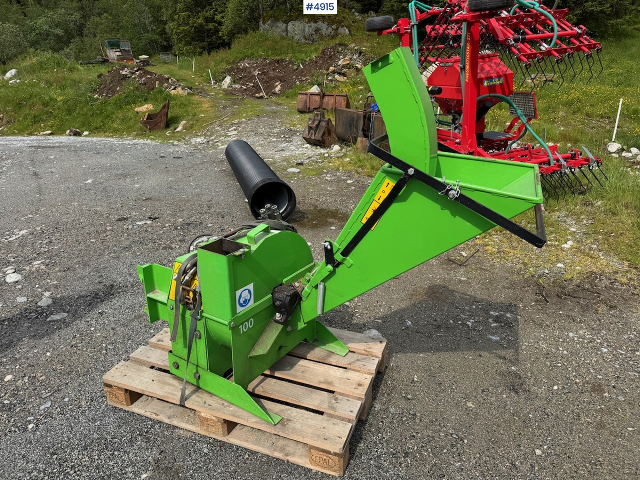 2014 Farmi forest 100 wood chipper - Erdészeti gép: 4 kép. 2014 Farmi forest 100 wood chipper - Erdészeti gép: 4 kép.