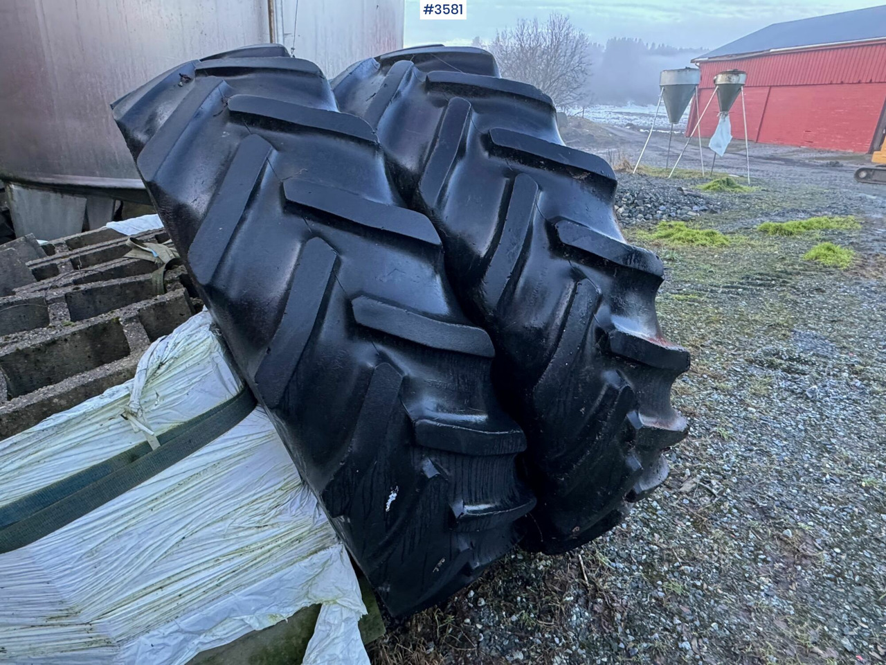 Goodyear wheels - Komplett kerék: 3 kép. Goodyear wheels - Komplett kerék: 3 kép.