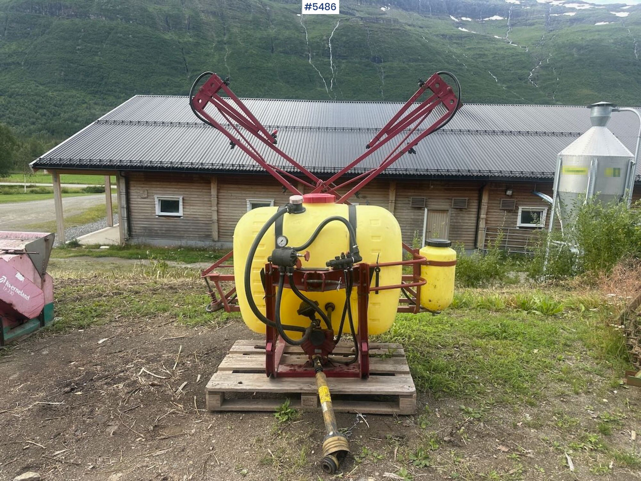 HARDI Field sprayer 8 meters. - Permetezők: 2 kép. HARDI Field sprayer 8 meters. - Permetezők: 2 kép.