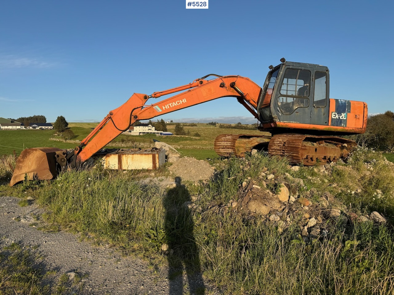 Hitachi EX 120-2. - Kotrógép: 2 kép. Hitachi EX 120-2. - Kotrógép: 2 kép.