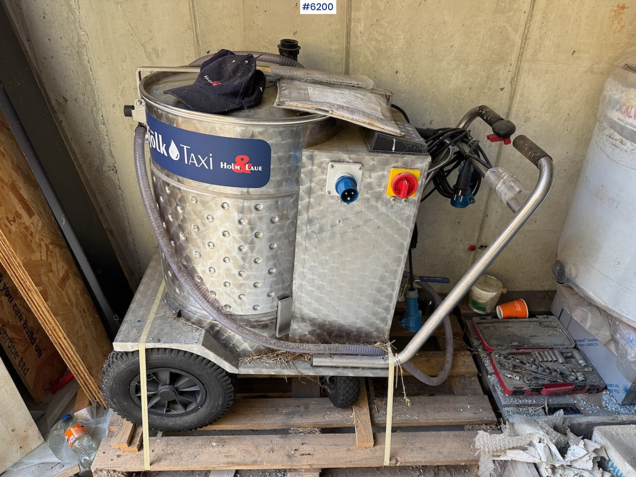 Holm & Laue Milk Taxi, Like new! - Állattartás gépei: 1 kép. Holm & Laue Milk Taxi, Like new! - Állattartás gépei: 1 kép.