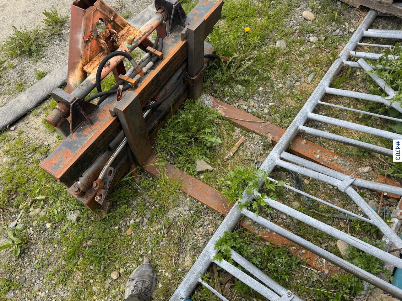 Hydraulic pallet forks - Raklapvilla: 1 kép. Hydraulic pallet forks - Raklapvilla: 1 kép.