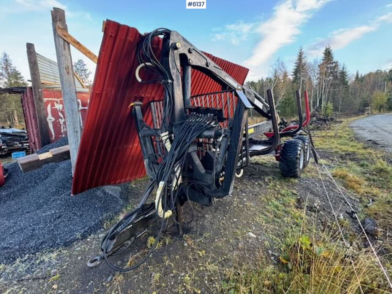Igland timber trailer with E07 crane - Rönkszállító pótkocsi: 3 kép. Igland timber trailer with E07 crane - Rönkszállító pótkocsi: 3 kép.