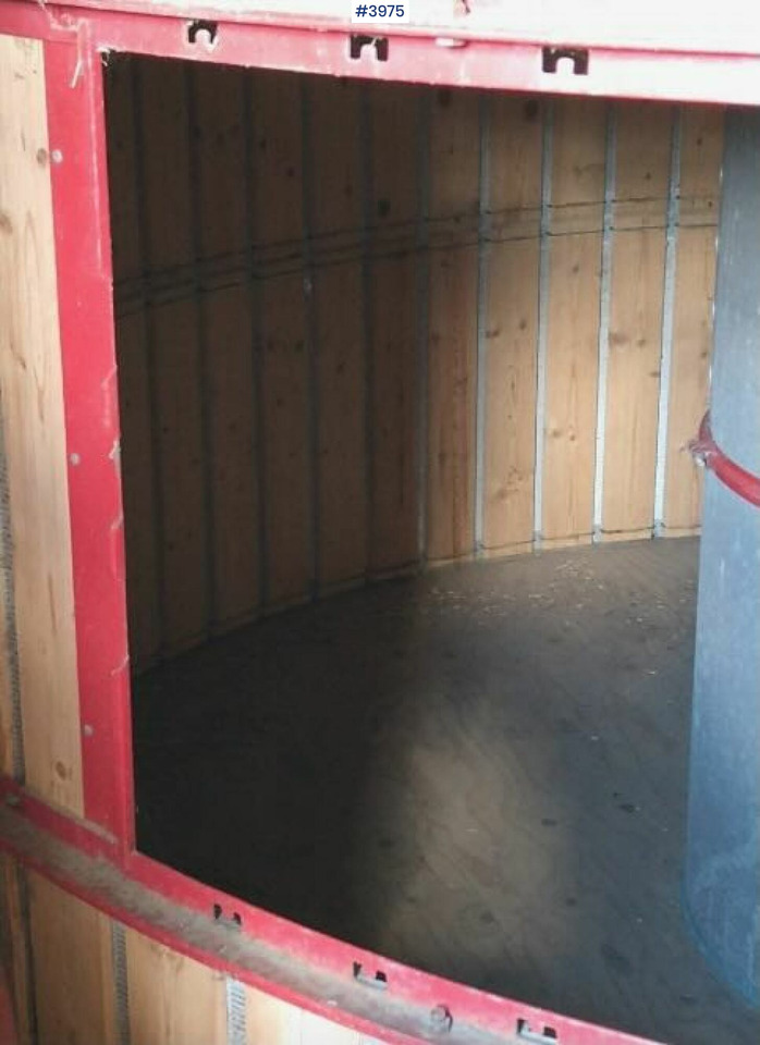 Kongskilde Dry storage silo w/ fan. - Szálastakarmány betakarítás gépei: 4 kép. Kongskilde Dry storage silo w/ fan. - Szálastakarmány betakarítás gépei: 4 kép.