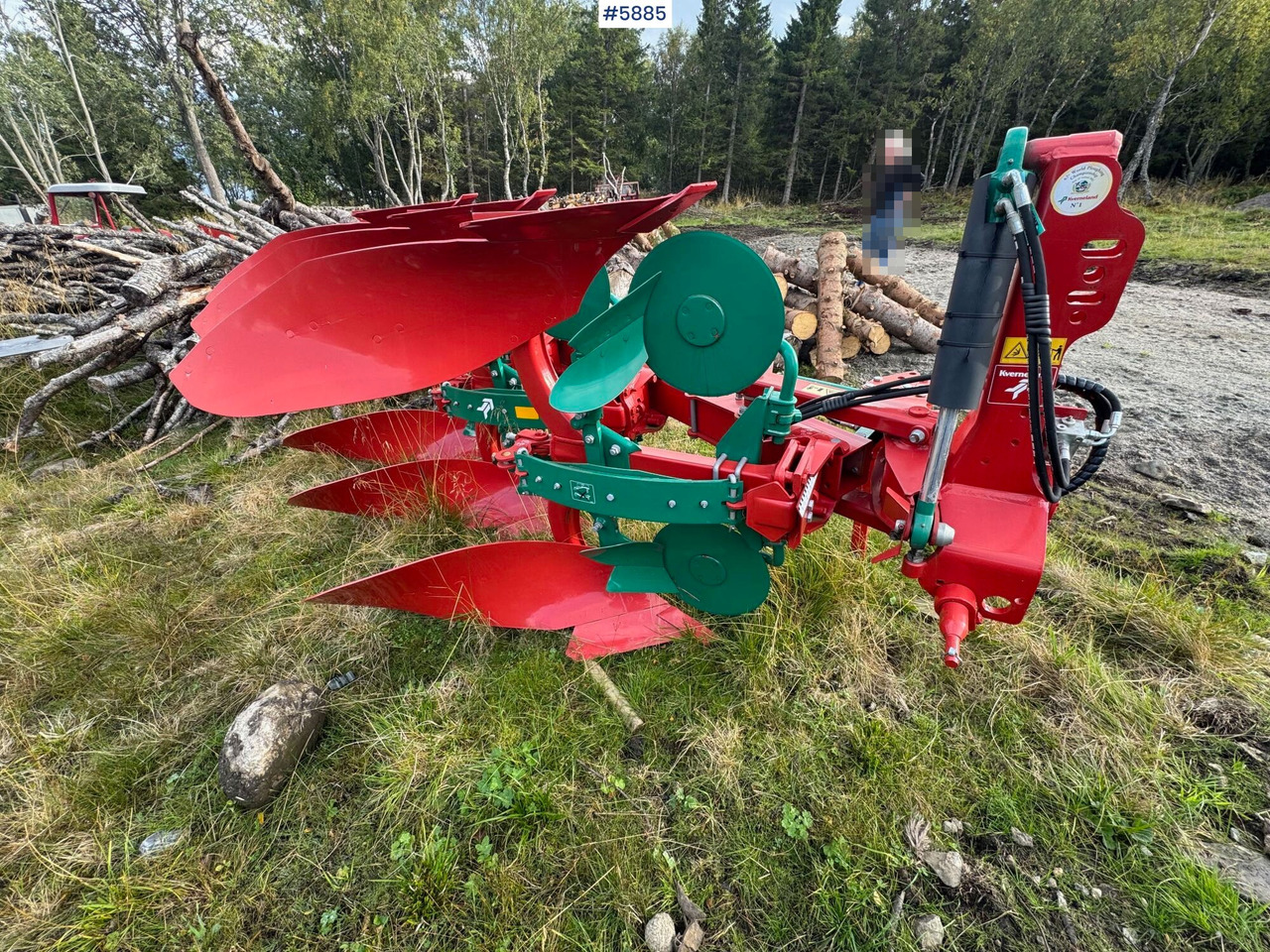 Kverneland 150S reversible plough, 3-furrow, year 2022. Never used – like new! - Talajművelő gep: 3 kép. Kverneland 150S reversible plough, 3-furrow, year 2022. Never used – like new! - Talajművelő gep: 3 kép.