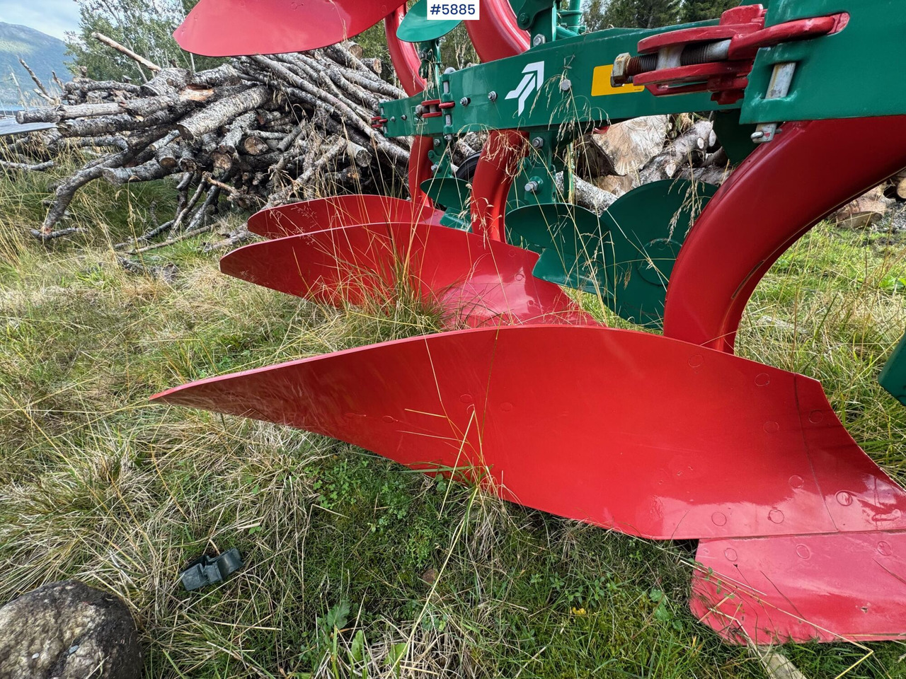 Kverneland 150S reversible plough, 3-furrow, year 2022. Never used – like new! - Talajművelő gep: 5 kép. Kverneland 150S reversible plough, 3-furrow, year 2022. Never used – like new! - Talajművelő gep: 5 kép.