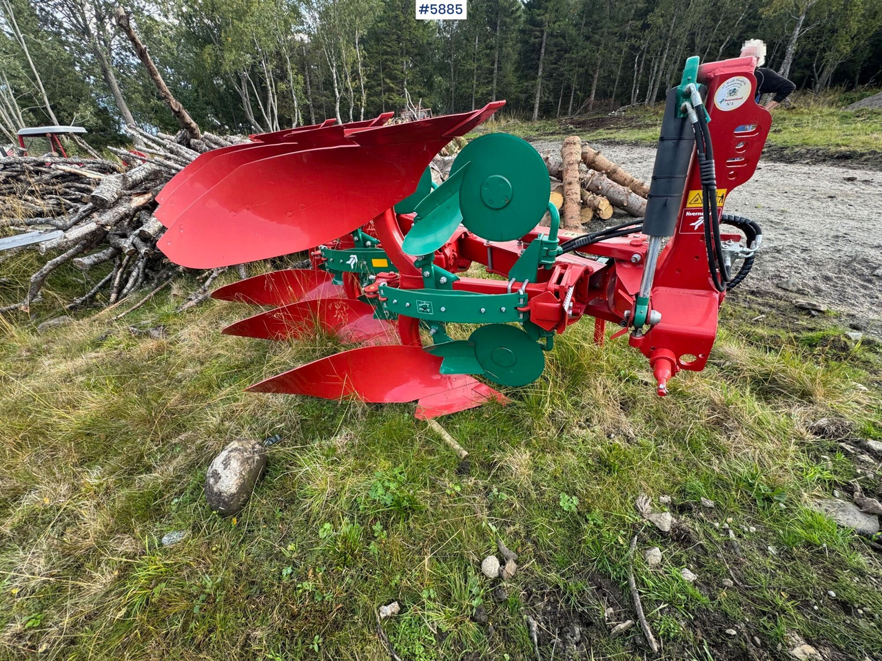 Kverneland 150S reversible plough, 3-furrow, year 2022. Never used – like new! - Talajművelő gep: 4 kép. Kverneland 150S reversible plough, 3-furrow, year 2022. Never used – like new! - Talajművelő gep: 4 kép.