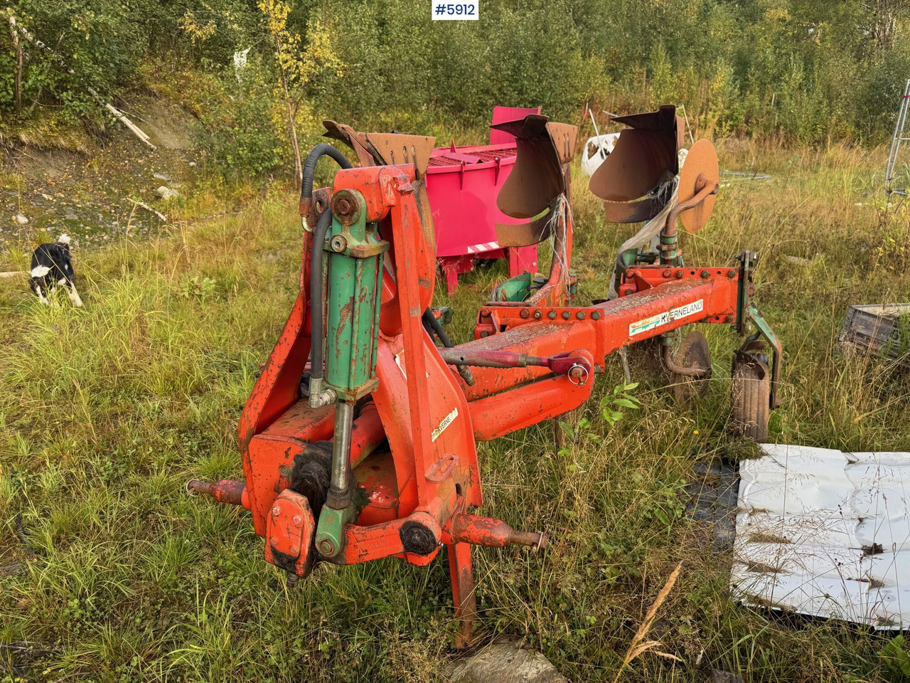 Kverneland 3-furrow reversible plough - Talajművelő gep: 5 kép. Kverneland 3-furrow reversible plough - Talajművelő gep: 5 kép.