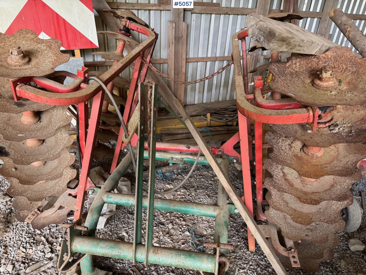 Kverneland Disc Harrow - Talajművelő gep: 3 kép. Kverneland Disc Harrow - Talajművelő gep: 3 kép.