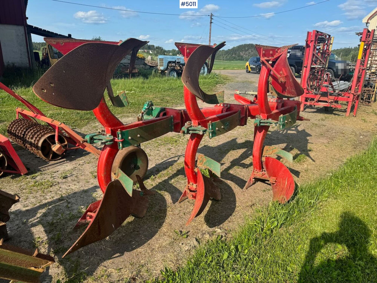 Kverneland Mod. E 3-blade reversible plough - Talajművelő gep: 2 kép. Kverneland Mod. E 3-blade reversible plough - Talajművelő gep: 2 kép.