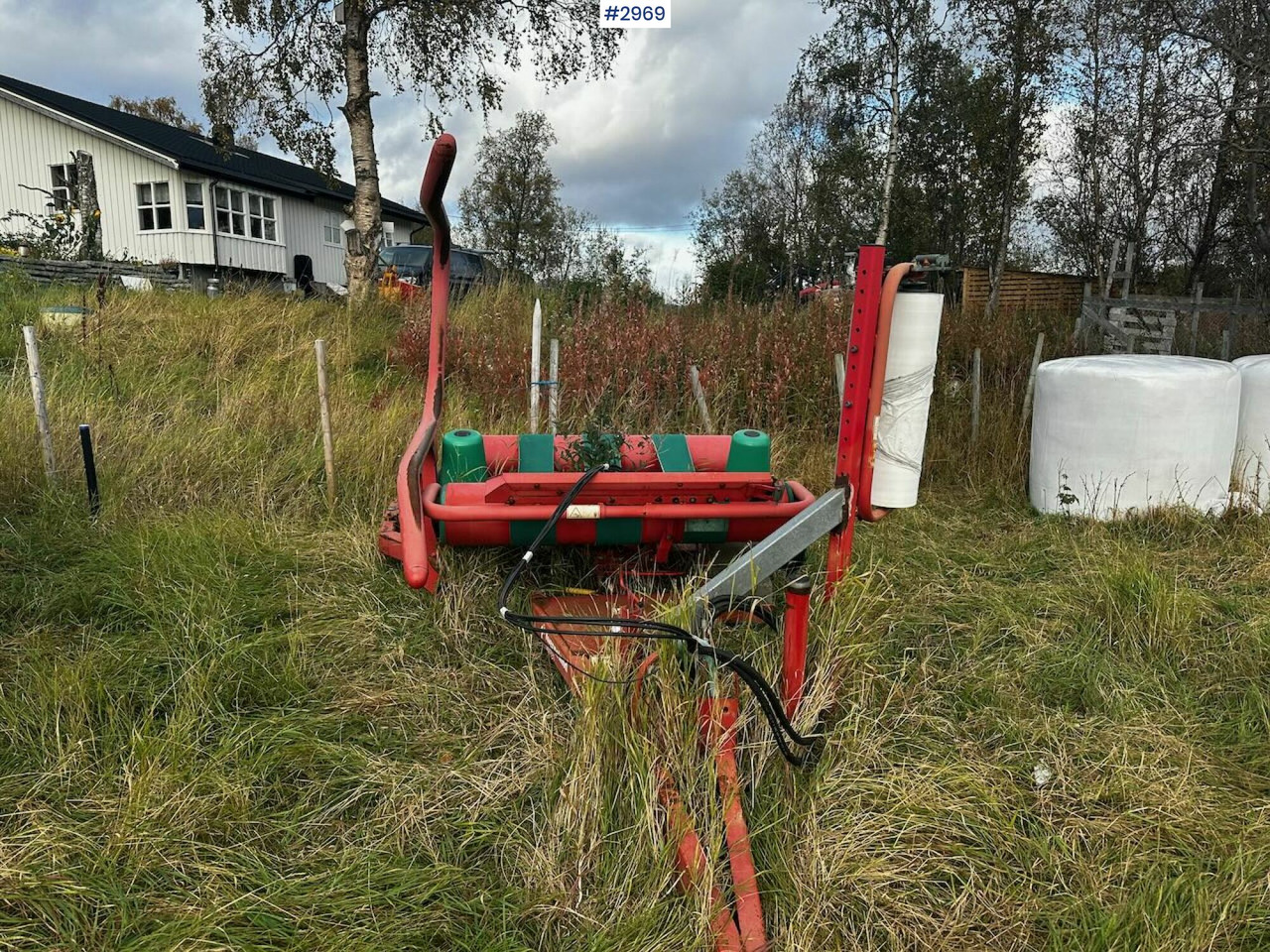 Kverneland UN 7335 round bale packs - Szálastakarmány betakarítás gépei: 2 kép. Kverneland UN 7335 round bale packs - Szálastakarmány betakarítás gépei: 2 kép.