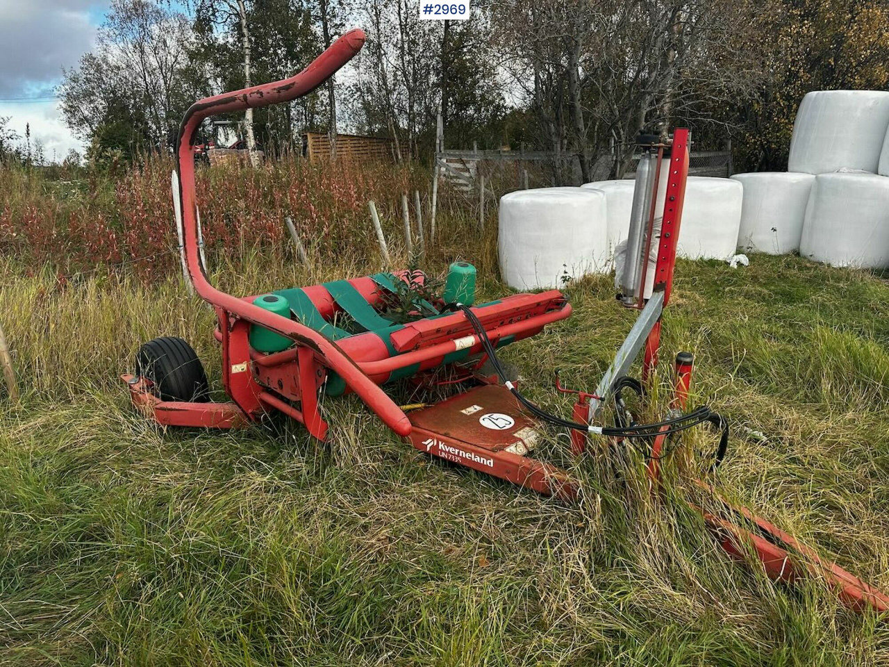 Kverneland UN 7335 round bale packs - Szálastakarmány betakarítás gépei: 3 kép. Kverneland UN 7335 round bale packs - Szálastakarmány betakarítás gépei: 3 kép.