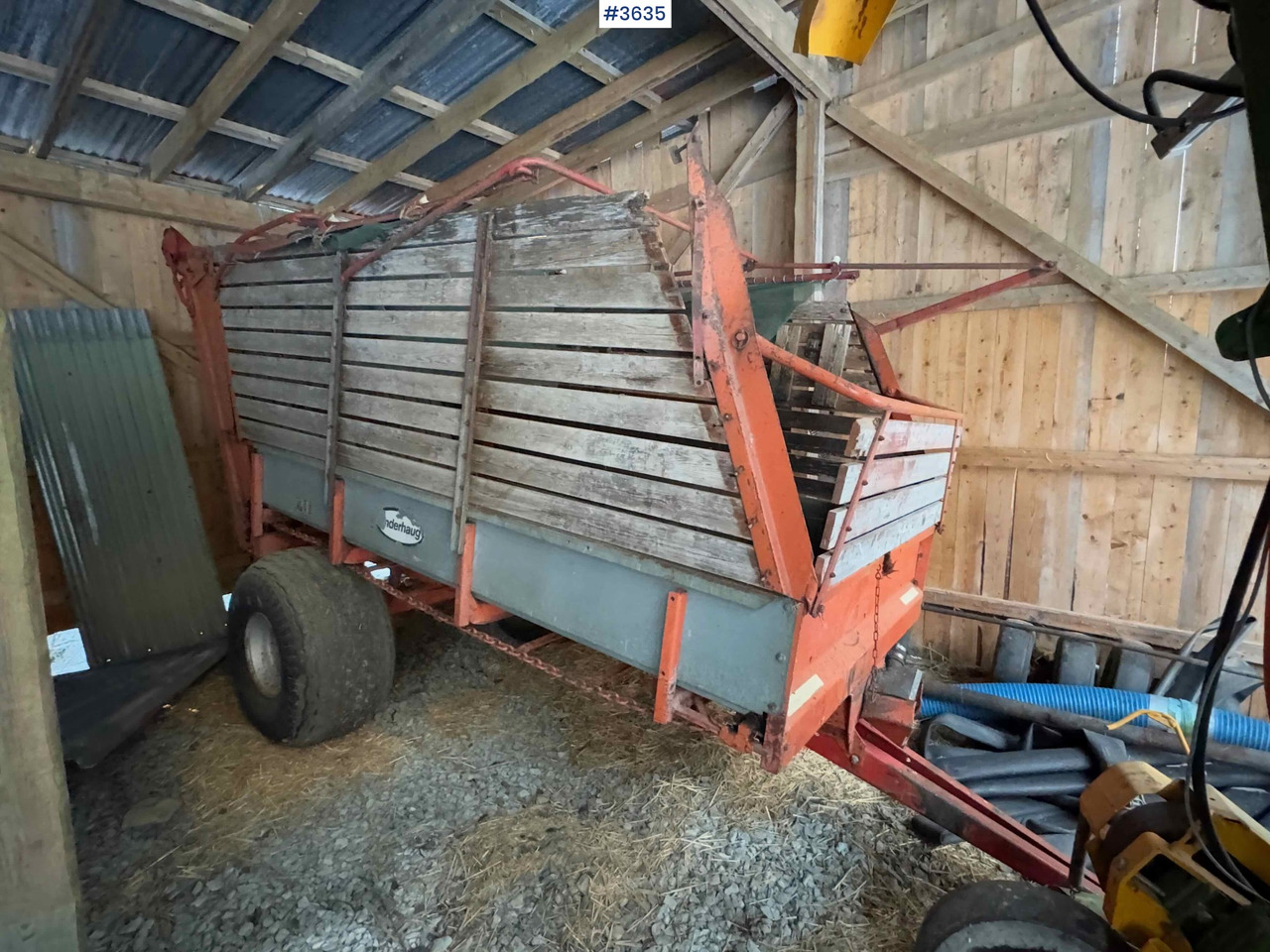 Kverneland UN7000 unloading trailer - Szálastakarmány betakarítás gépei: 5 kép. Kverneland UN7000 unloading trailer - Szálastakarmány betakarítás gépei: 5 kép.