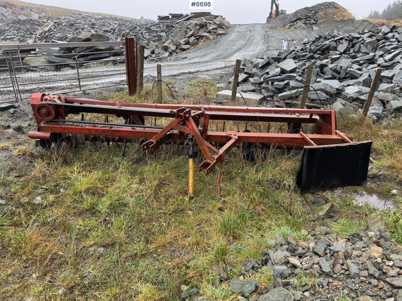 Kverneland stone rake 4 m. - Talajművelő gep: 5 kép. Kverneland stone rake 4 m. - Talajművelő gep: 5 kép.
