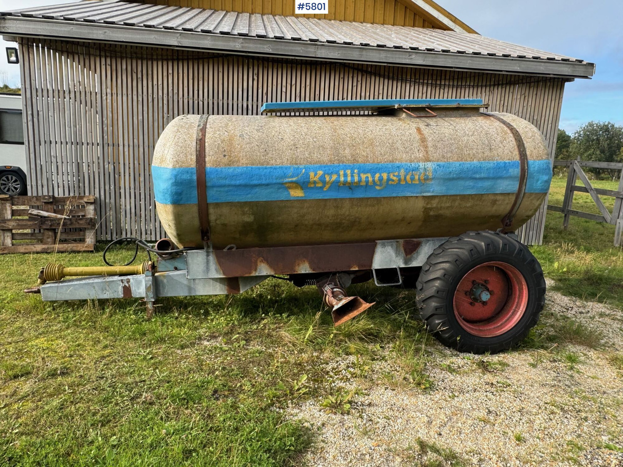 Kyllingstad Manure wagon - Szippantó tartálykocsi: 1 kép. Kyllingstad Manure wagon - Szippantó tartálykocsi: 1 kép.