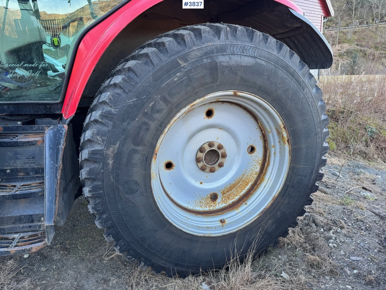 Nokian TRI 2 Tires on rims - Komplett kerék - Mezőgazdasági gépek: 1 kép. Nokian TRI 2 Tires on rims - Komplett kerék - Mezőgazdasági gépek: 1 kép.
