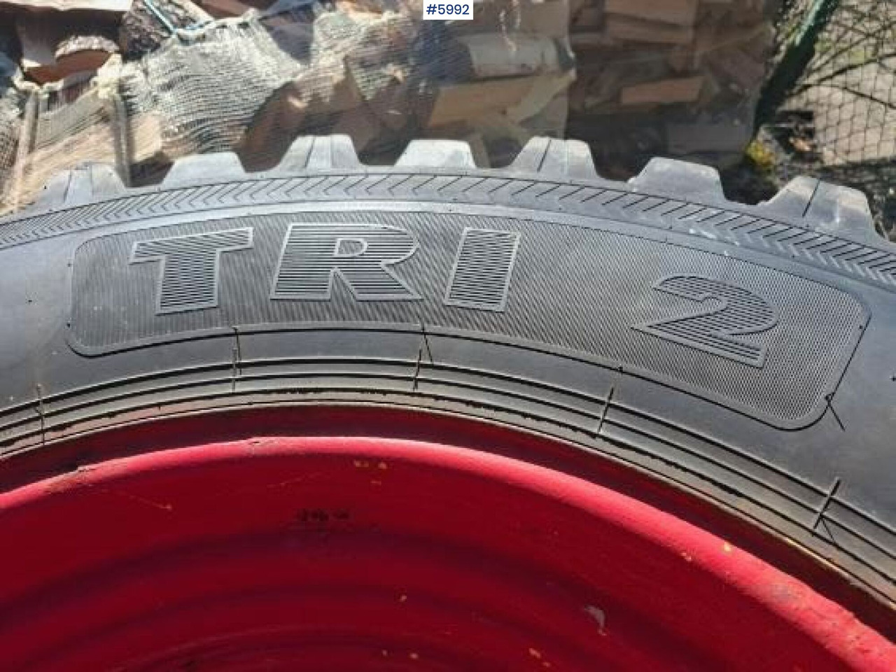 Nokian TRI2 2stk dekk på felg 540/65R30 - Komplett kerék: 4 kép. Nokian TRI2 2stk dekk på felg 540/65R30 - Komplett kerék: 4 kép.