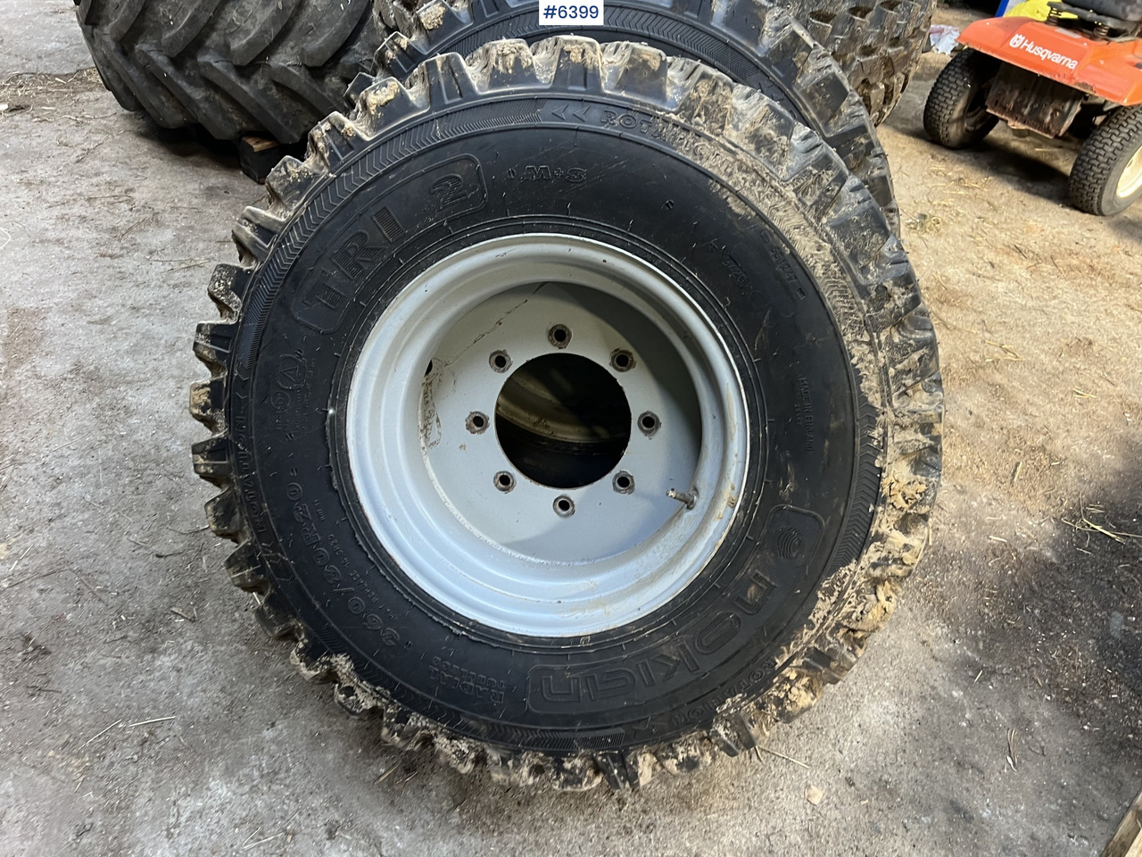 Nokian tri 2 studded tires for tractors - Komplett kerék - Mezőgazdasági gépek: 3 kép. Nokian tri 2 studded tires for tractors - Komplett kerék - Mezőgazdasági gépek: 3 kép.