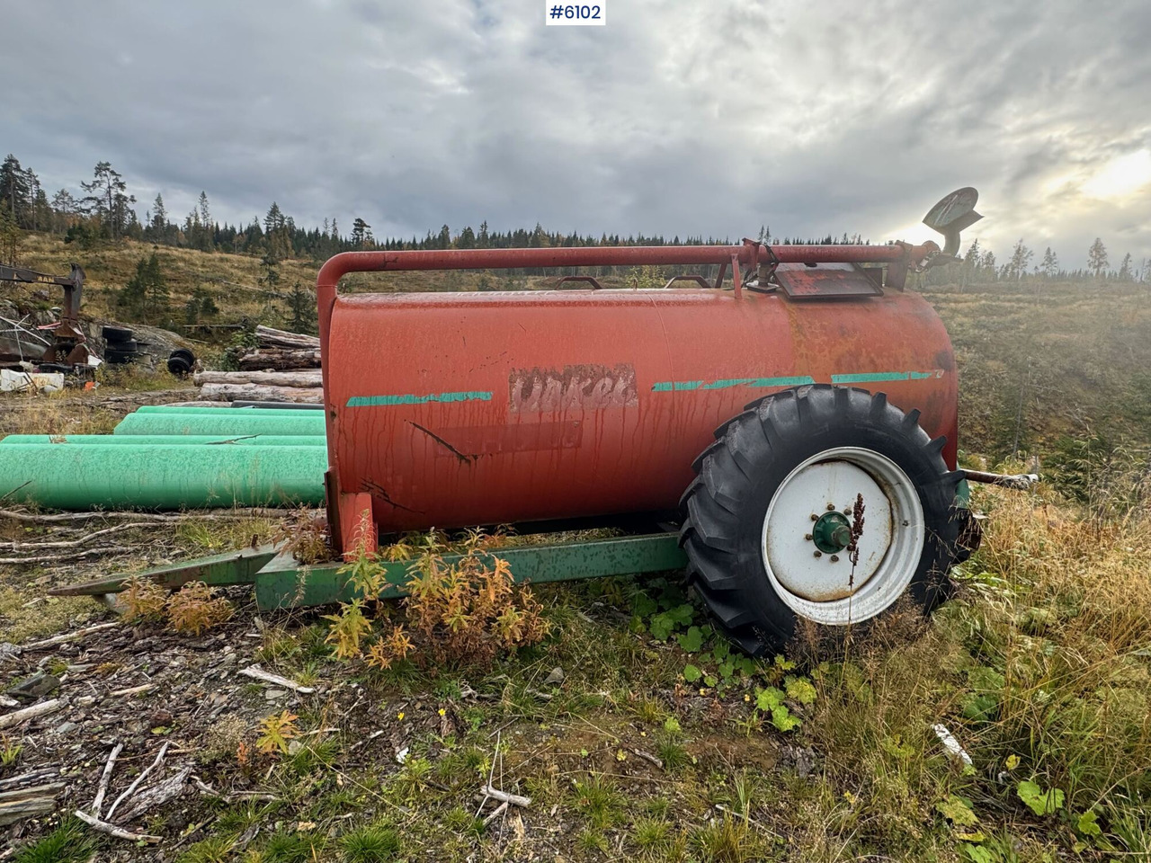 Orkel GV6000 fertilizer trailer - Szippantó tartálykocsi: 1 kép. Orkel GV6000 fertilizer trailer - Szippantó tartálykocsi: 1 kép.