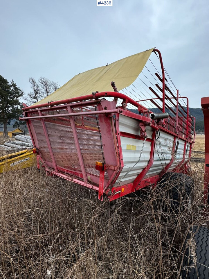 Pottinger 514 MUE Forage wagon - Szálastakarmány betakarítás gépei: 3 kép. Pottinger 514 MUE Forage wagon - Szálastakarmány betakarítás gépei: 3 kép.