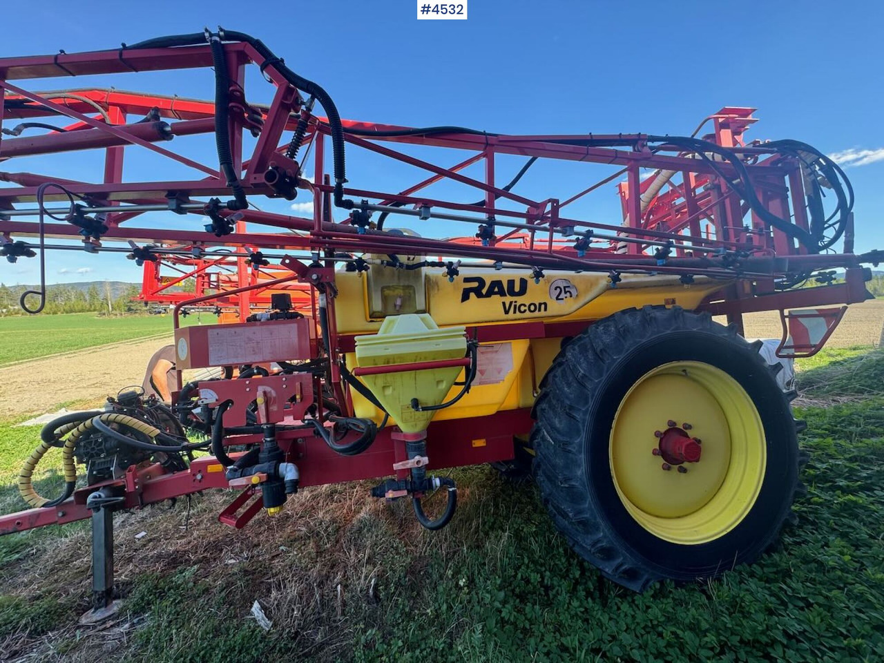 Rau Vicon Field Sprayer - Permetezők: 1 kép. Rau Vicon Field Sprayer - Permetezők: 1 kép.
