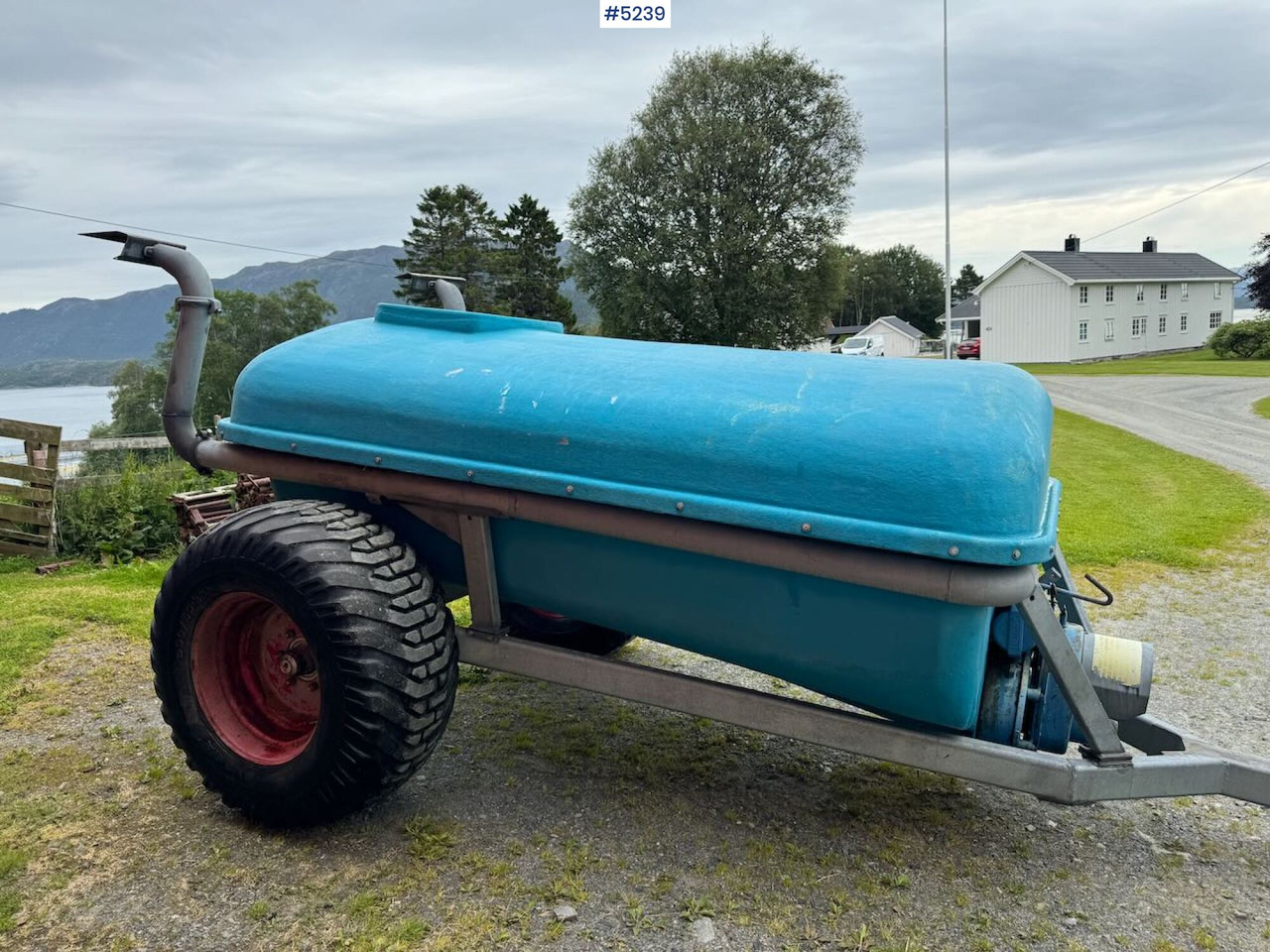 Reime Manure spreader - Szervestrágyaszóró: 1 kép. Reime Manure spreader - Szervestrágyaszóró: 1 kép.