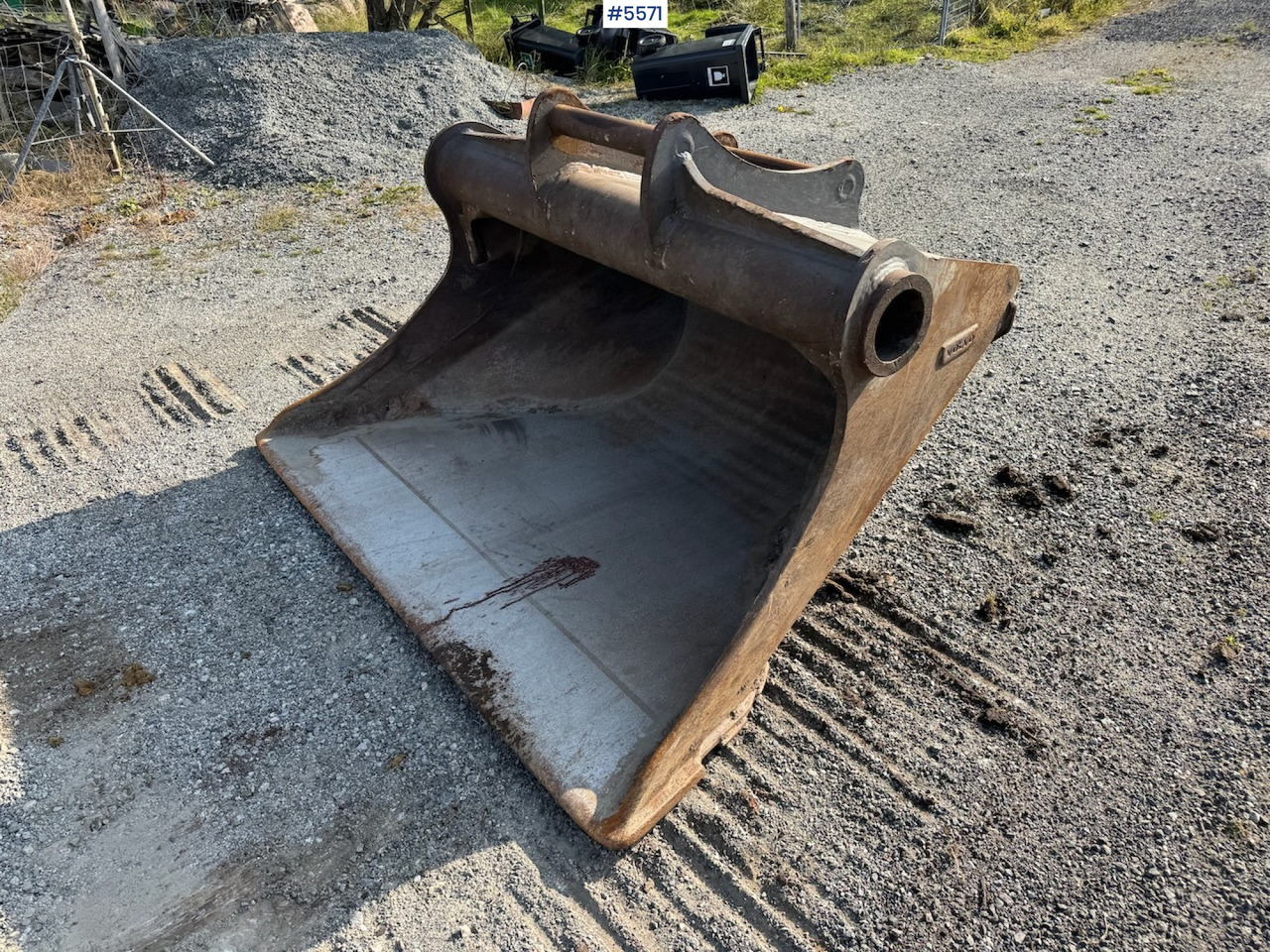 Sanding bucket - Kotró kanál: 1 kép. Sanding bucket - Kotró kanál: 1 kép.