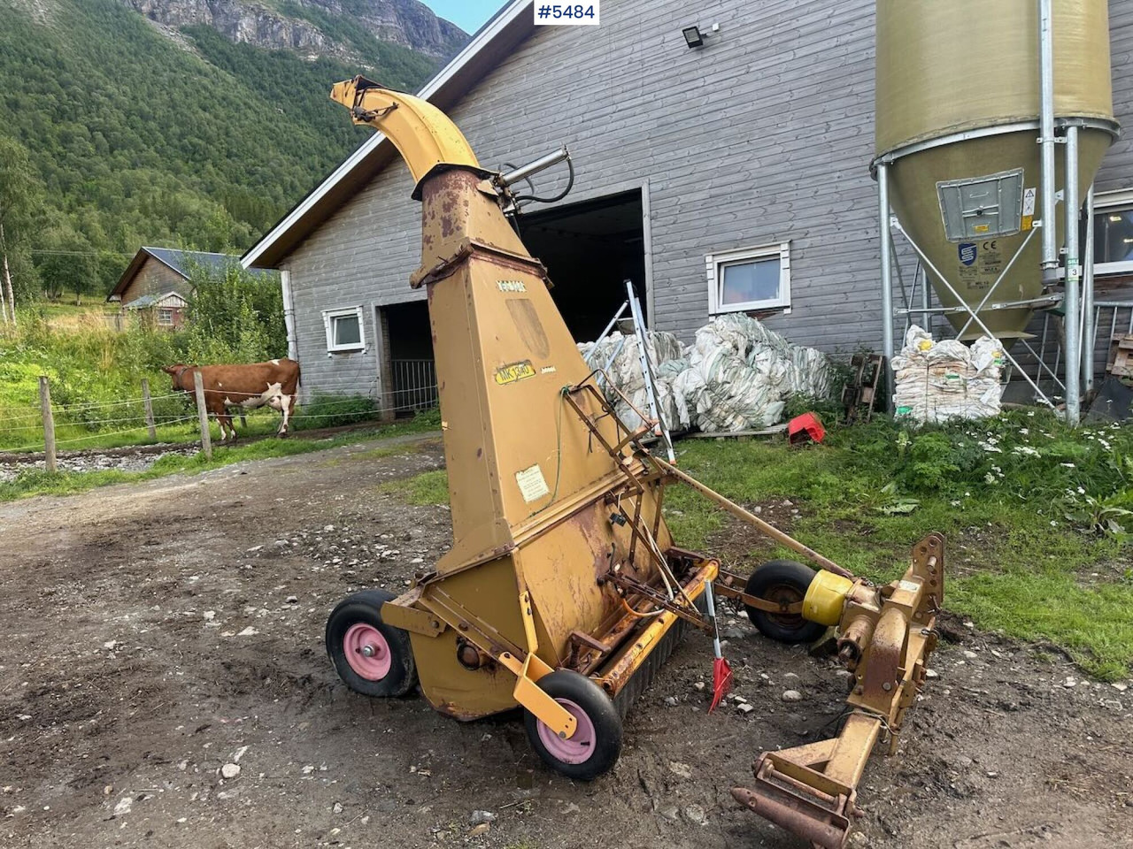 Serigstad MK 1340 Forage harvester - Szálastakarmány betakarítás gépei: 1 kép. Serigstad MK 1340 Forage harvester - Szálastakarmány betakarítás gépei: 1 kép.