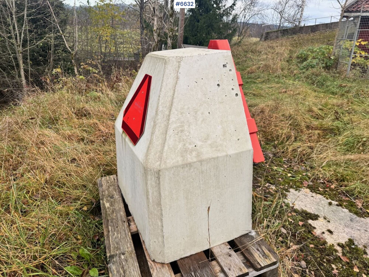 Tractor weight - Ellensúly: 1 kép. Tractor weight - Ellensúly: 1 kép.