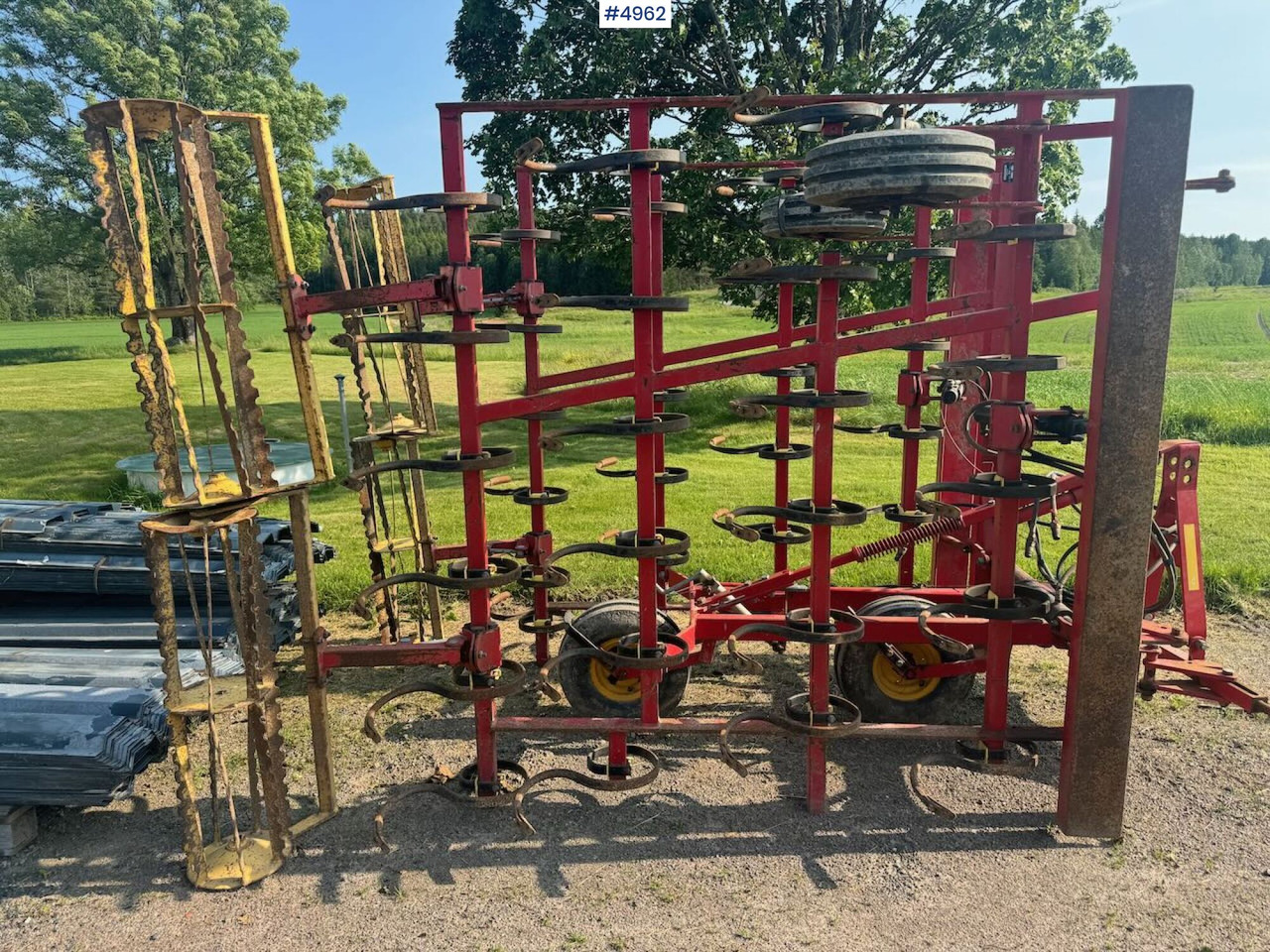 Väderstad Harrow - Talajművelő gep: 3 kép. Väderstad Harrow - Talajművelő gep: 3 kép.