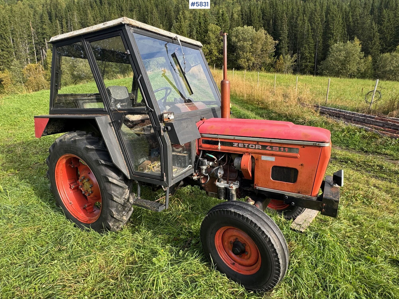 Zetor 4911 - Traktor: 1 kép. Zetor 4911 - Traktor: 1 kép.