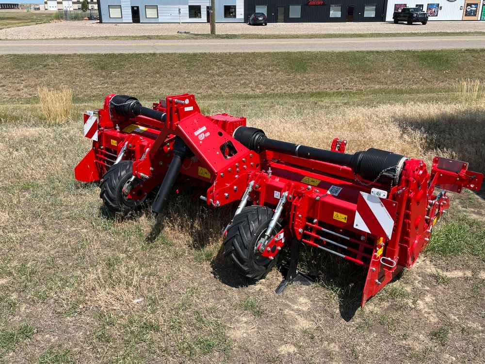 Grimme GF 400 - Betakarító gép: 1 kép. Grimme GF 400 - Betakarító gép: 1 kép.