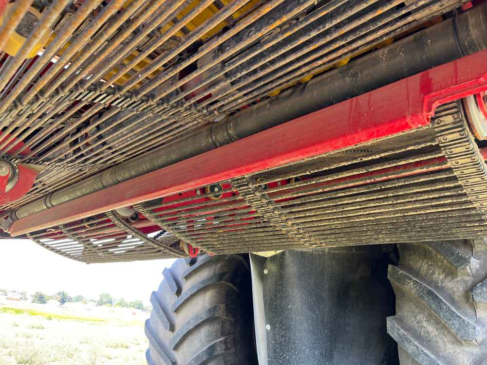 Grimme VARITRON 470 - Betakarító gép: 2 kép. Grimme VARITRON 470 - Betakarító gép: 2 kép.
