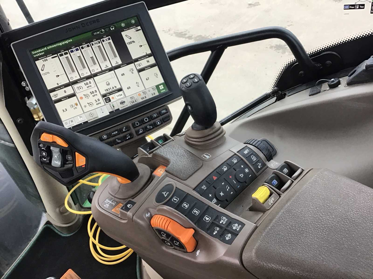 John deere 6230R - Traktor: 5 kép. John deere 6230R - Traktor: 5 kép.