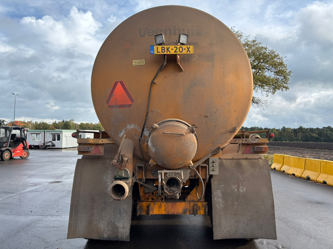 Veenhuis 19000 - Szippantó tartálykocsi: 5 kép. Veenhuis 19000 - Szippantó tartálykocsi: 5 kép.