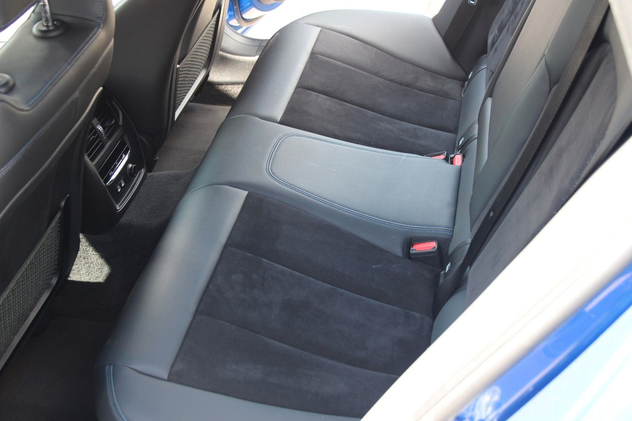 Kombi BMW 320 Touring d M Sport Laser Alcantara Harman Kar: 11 kép.
