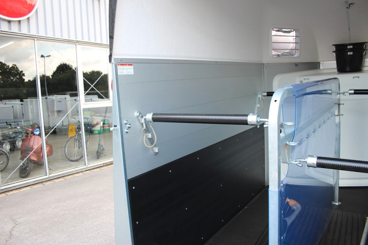 Pótkocsi állatszállító Humbaur Equitos Alu Plus 2400 Pferdeanhänger Sattelkamme: 12 kép.